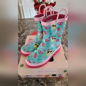 Girls Lily and Dan rainboots. New in the Box size 13/1